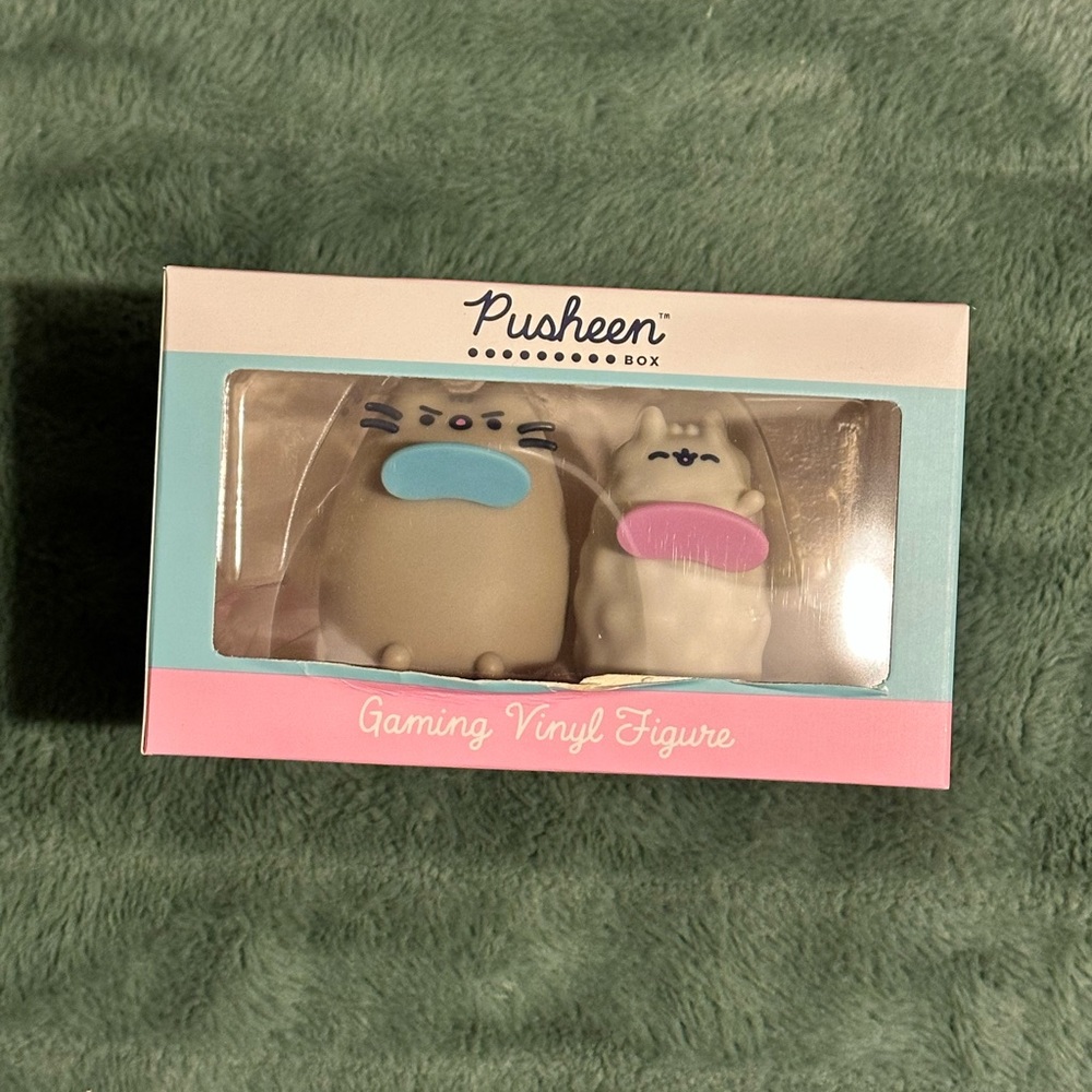 Pusheen Winter 2022 Box Exclusive Gaming Vinyl Figure